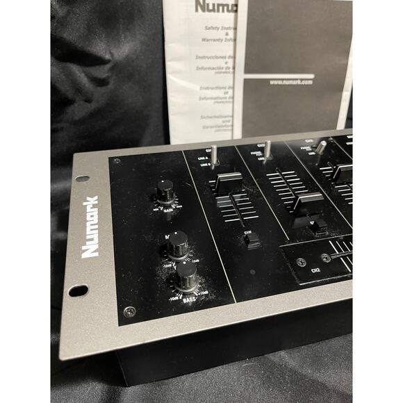 Numark C1 Professional 19" Mixer - AC 115/230V -- TESTED WORKS - Picture 2 of 6